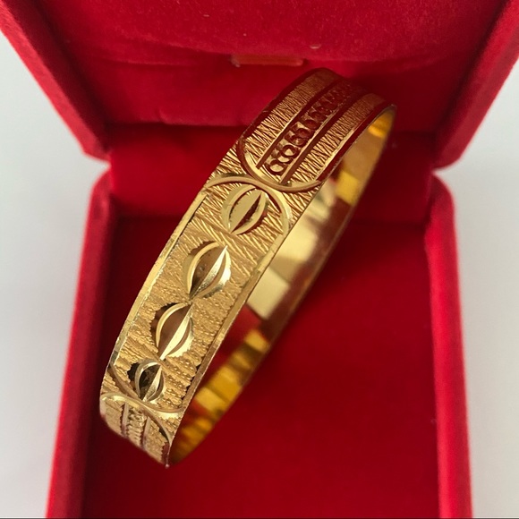 14k yellow gold plated Bangle Bracelet XS/ Small - Picture 8 of 16